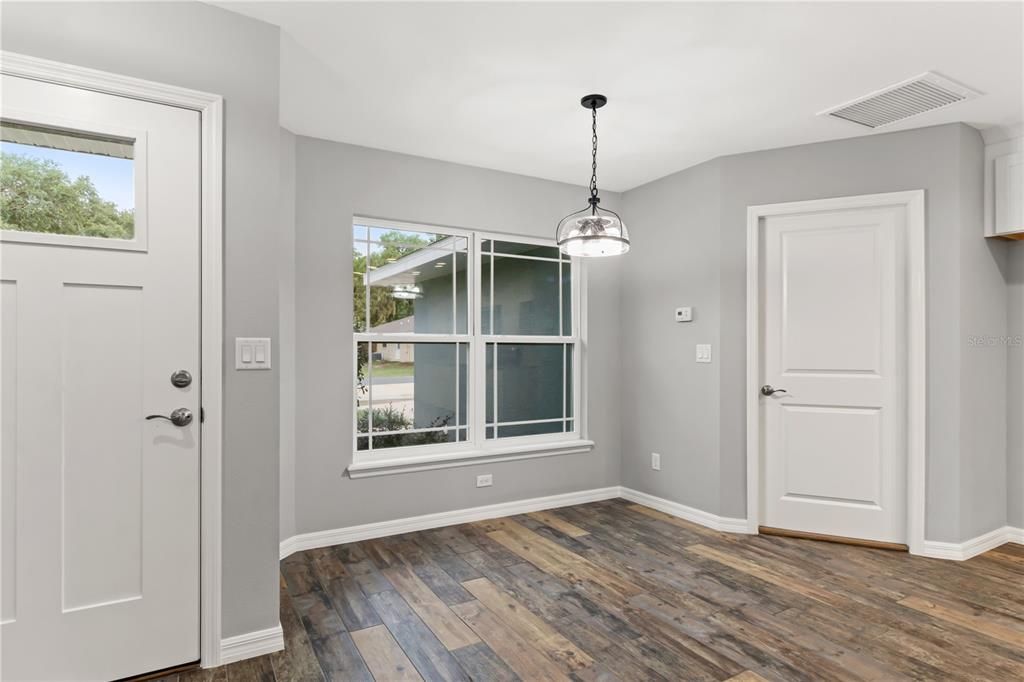 Active With Contract: $319,000 (3 beds, 2 baths, 1511 Square Feet)