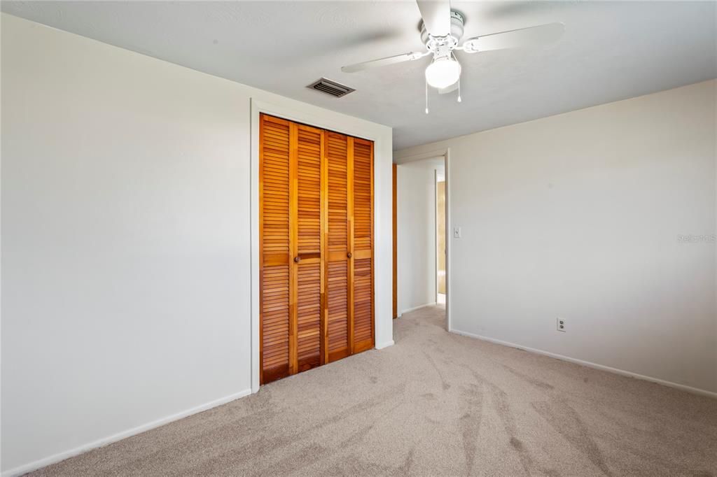 For Sale: $299,900 (2 beds, 2 baths, 1272 Square Feet)