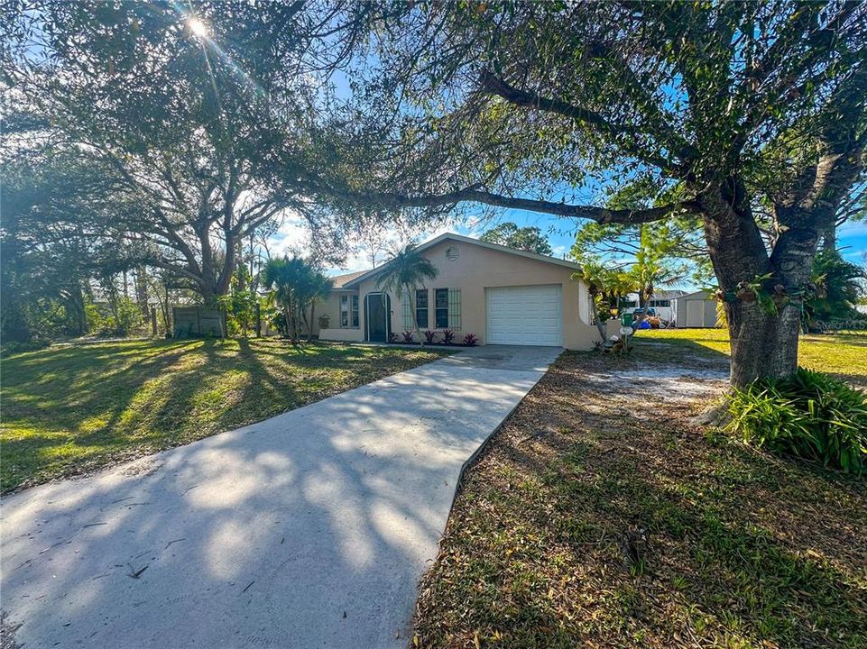 Recently Sold: $299,800 (2 beds, 2 baths, 1094 Square Feet)