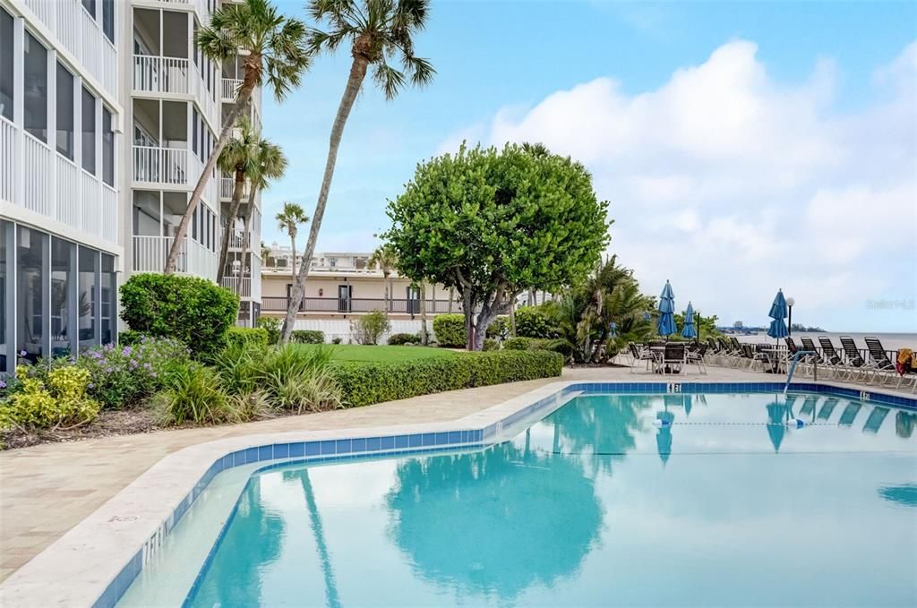 Recently Sold: $1,199,000 (2 beds, 2 baths, 1125 Square Feet)