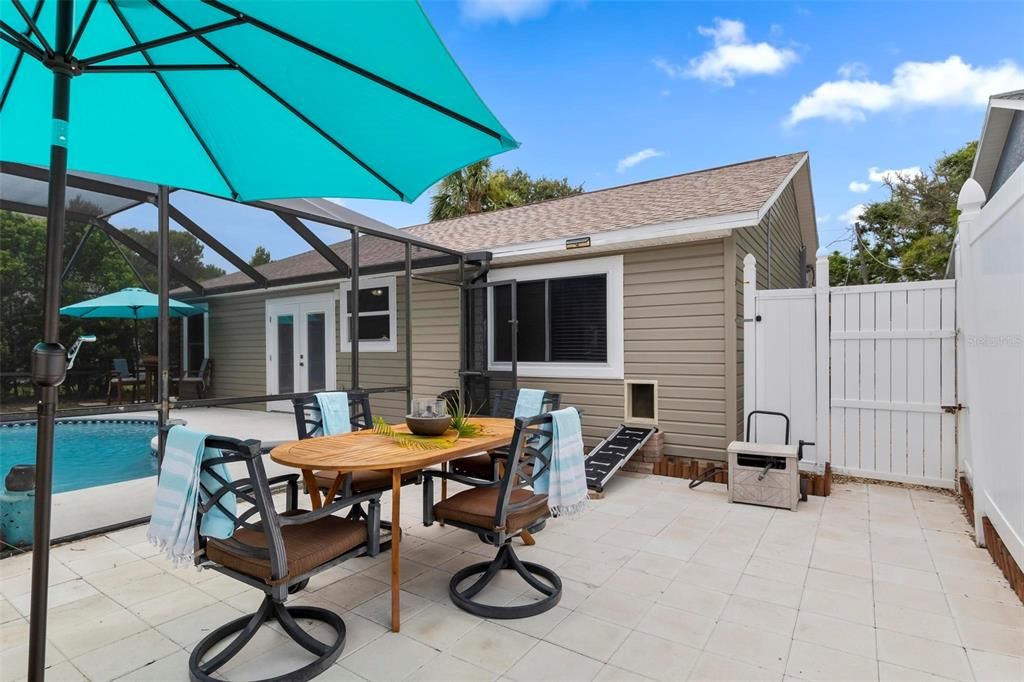 Active With Contract: $596,600 (3 beds, 2 baths, 1186 Square Feet)