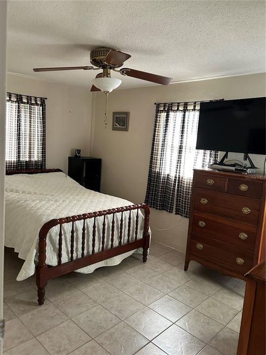 For Rent: $2,300 (2 beds, 1 baths, 836 Square Feet)