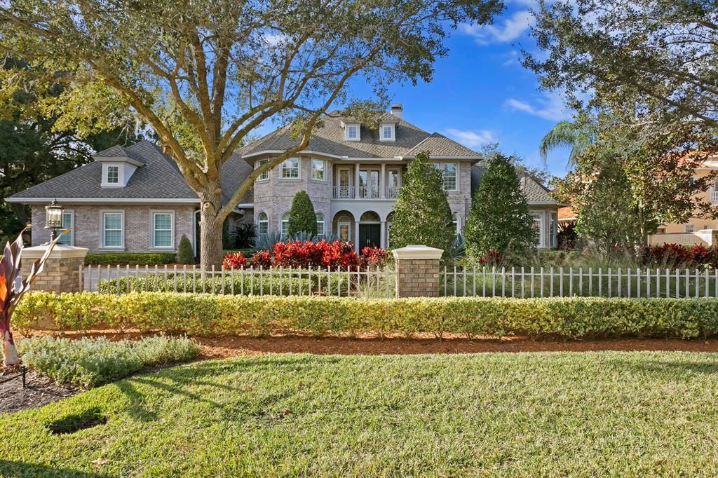 Recently Sold: $2,600,000 (4 beds, 3 baths, 5894 Square Feet)