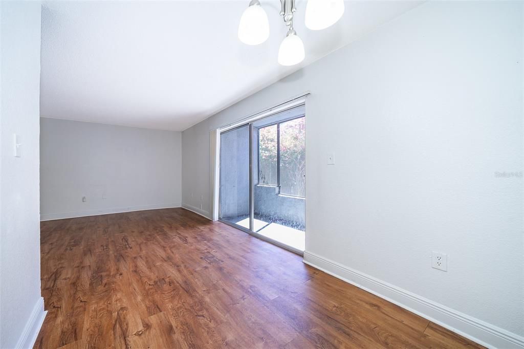 Recently Rented: $1,120 (1 beds, 1 baths, 756 Square Feet)