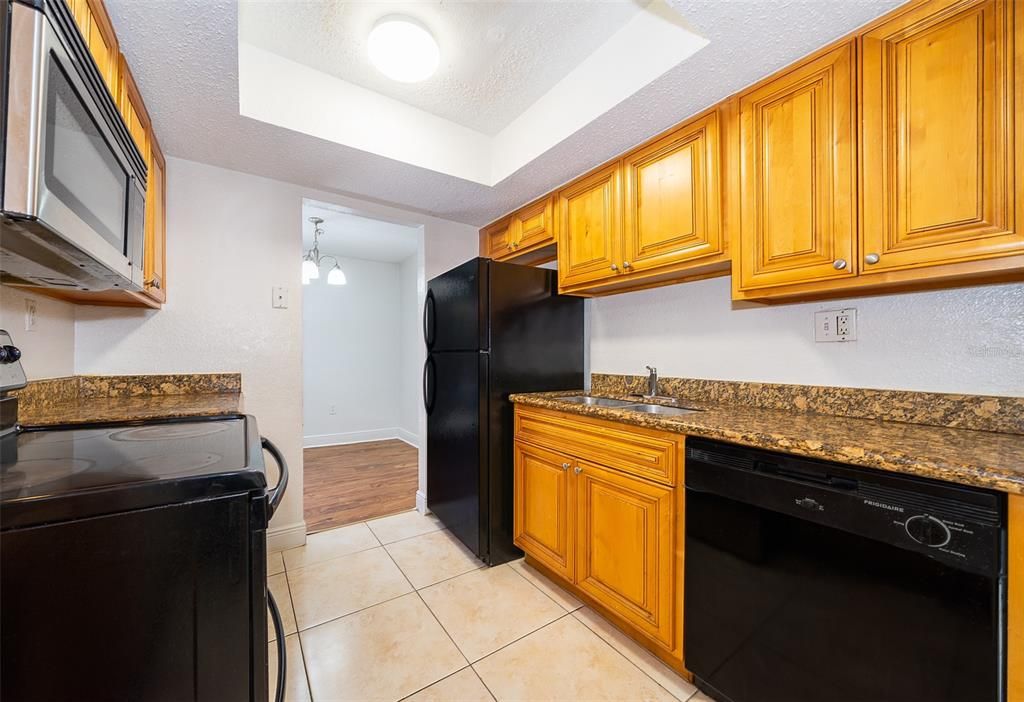 Recently Rented: $1,120 (1 beds, 1 baths, 756 Square Feet)