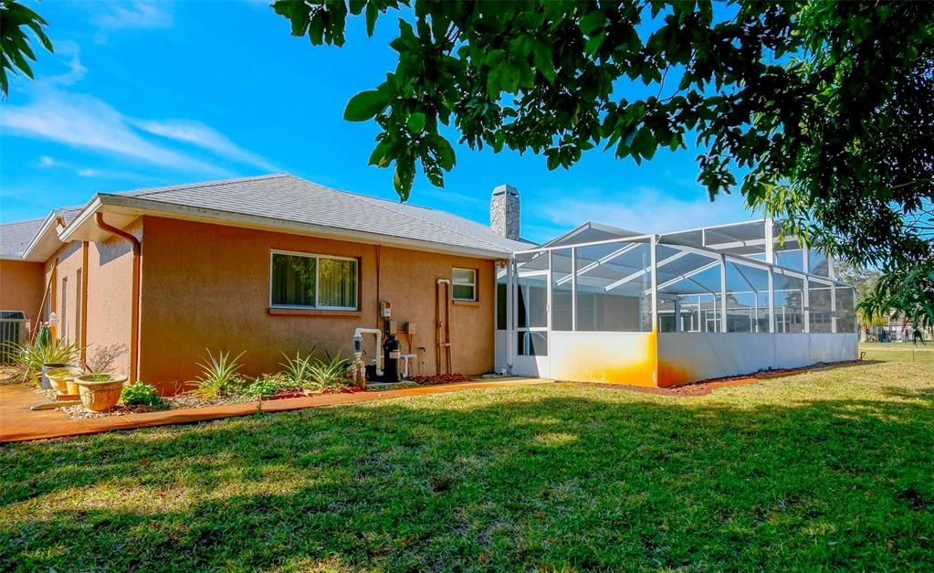 Vendido Recientemente: $429,900 (4 camas, 2 baños, 2431 Pies cuadrados)