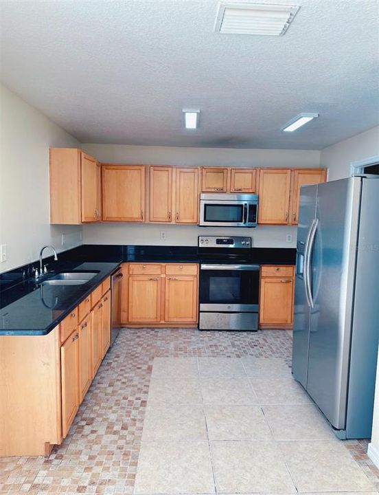 For Rent: $2,700 (4 beds, 2 baths, 2178 Square Feet)