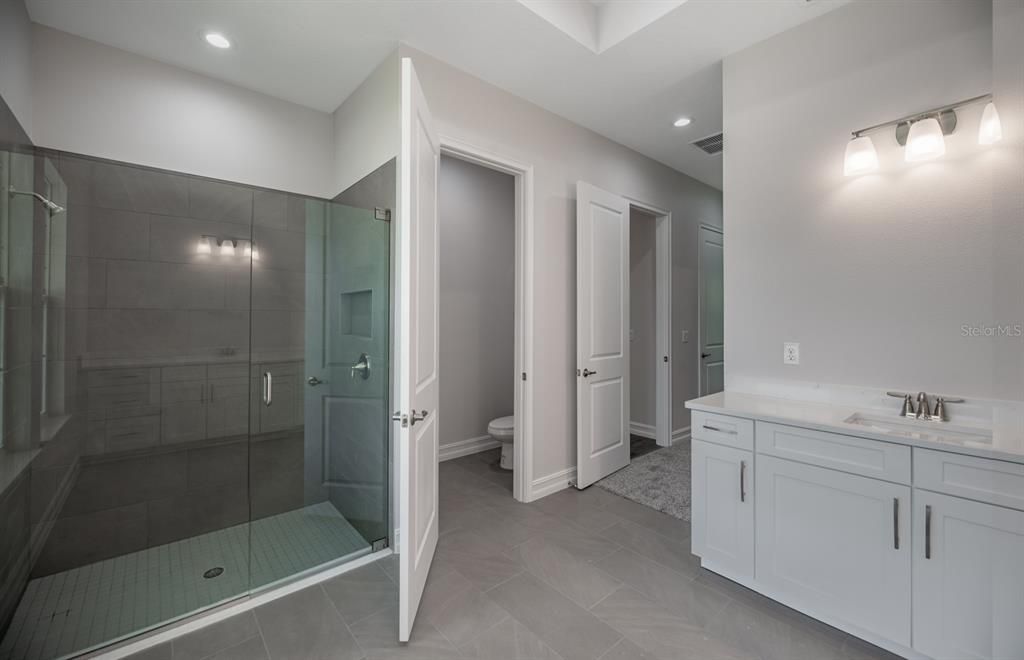 Active With Contract: $545,000 (3 beds, 3 baths, 2606 Square Feet)