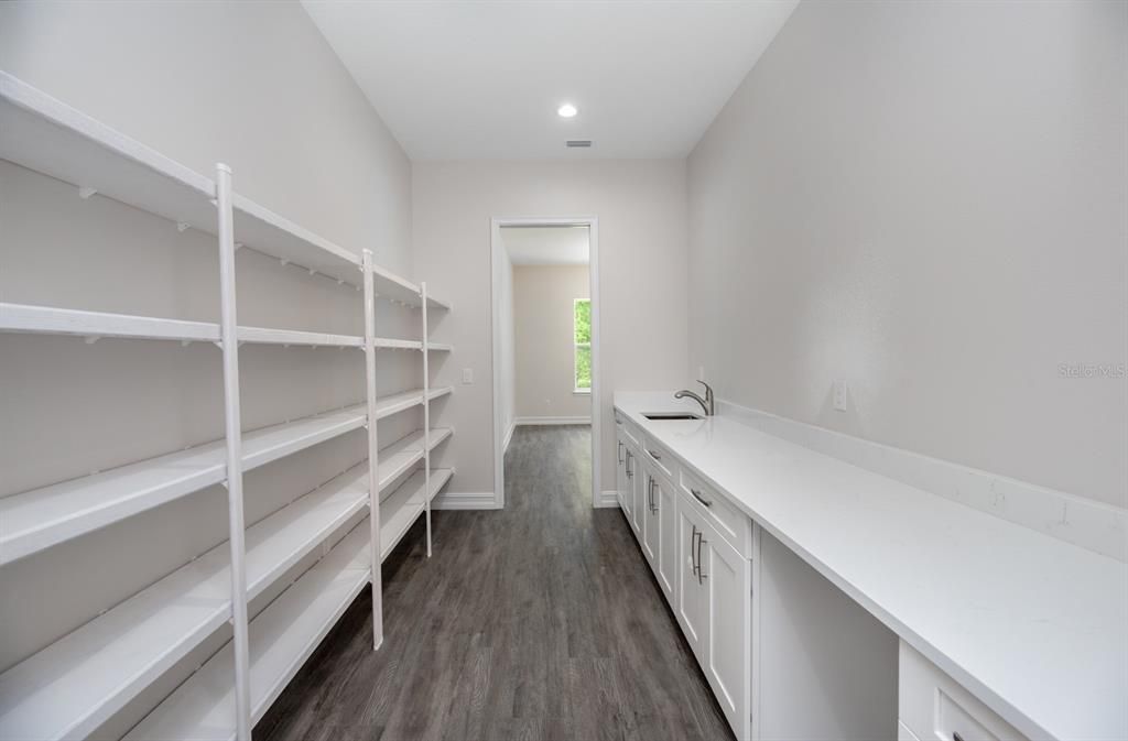 Active With Contract: $545,000 (3 beds, 3 baths, 2606 Square Feet)