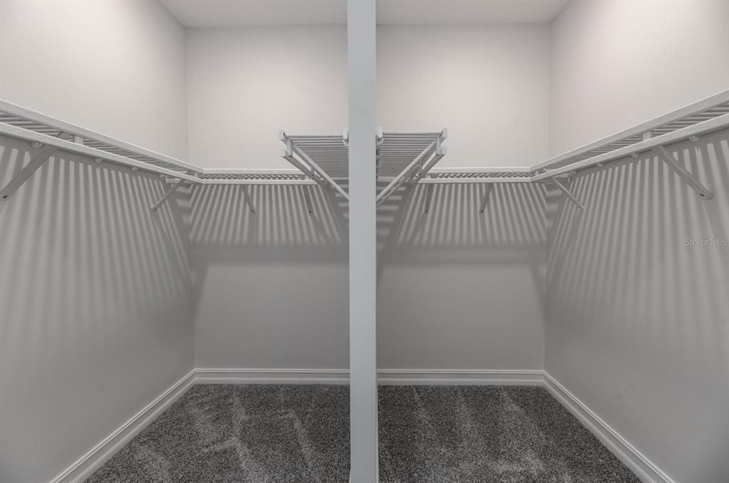 Active With Contract: $545,000 (3 beds, 3 baths, 2606 Square Feet)