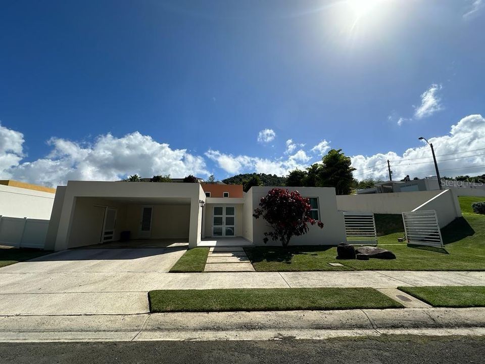 Vendido Recientemente: $325,000 (3 camas, 2 baños, 12 Pies cuadrados)