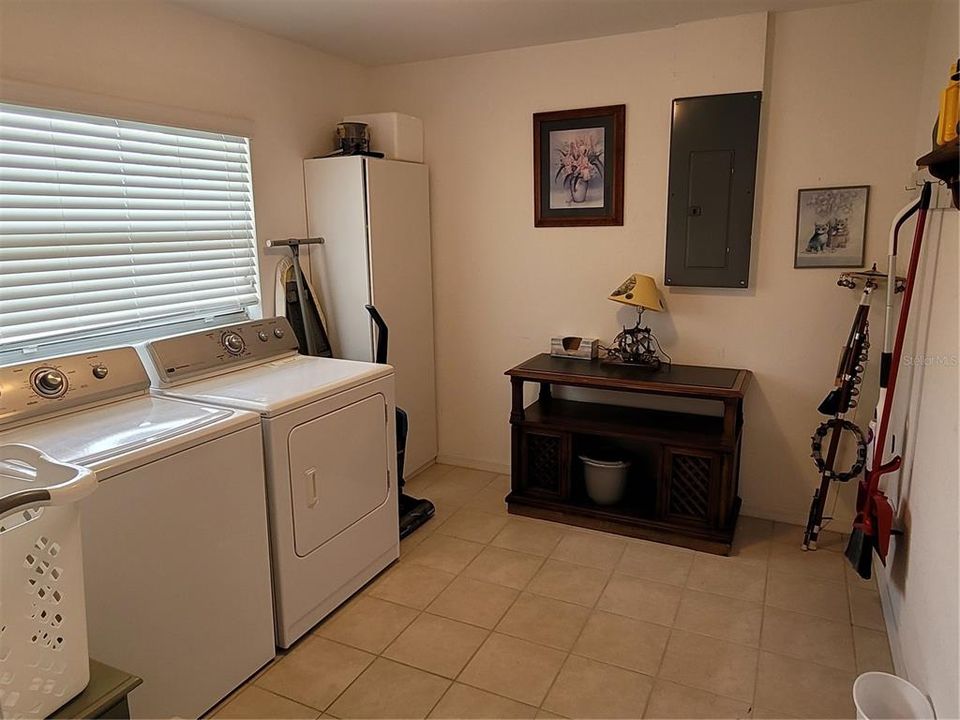 For Rent: $3,000 (3 beds, 2 baths, 1328 Square Feet)