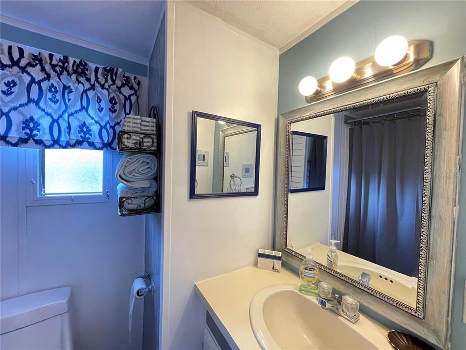 For Rent: $1,800 (2 beds, 2 baths, 1040 Square Feet)
