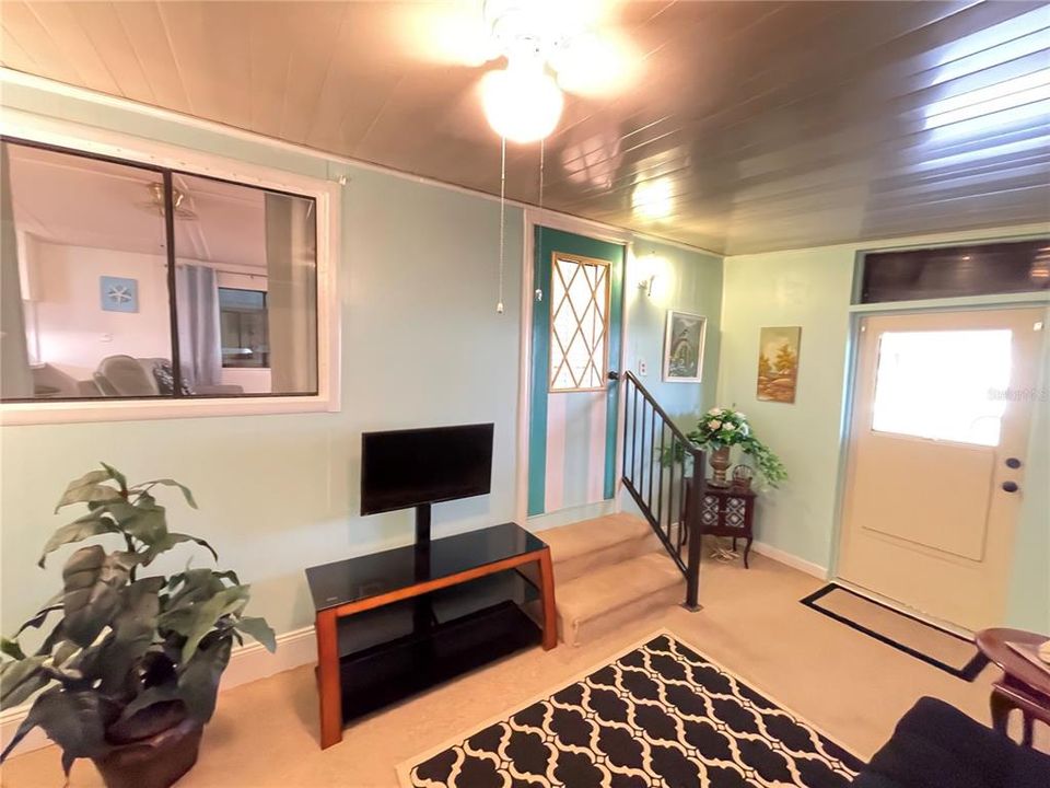 For Rent: $1,800 (2 beds, 2 baths, 1040 Square Feet)