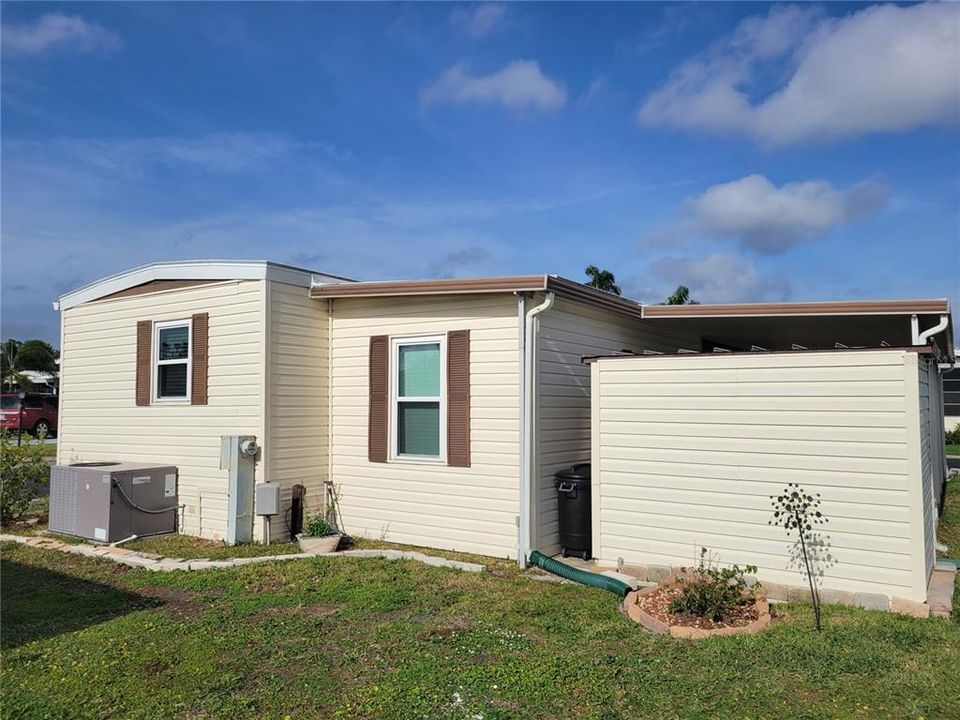 Active With Contract: $117,500 (2 beds, 1 baths, 722 Square Feet)