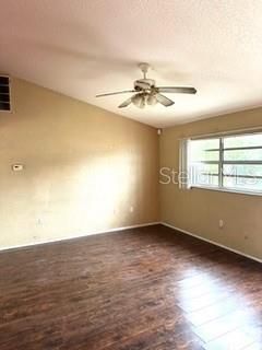 Active With Contract: $195,000 (3 beds, 1 baths, 972 Square Feet)