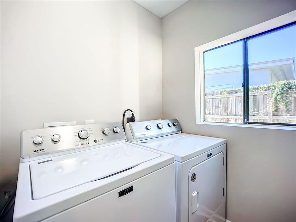 Good sized laundry room like new W/D included
