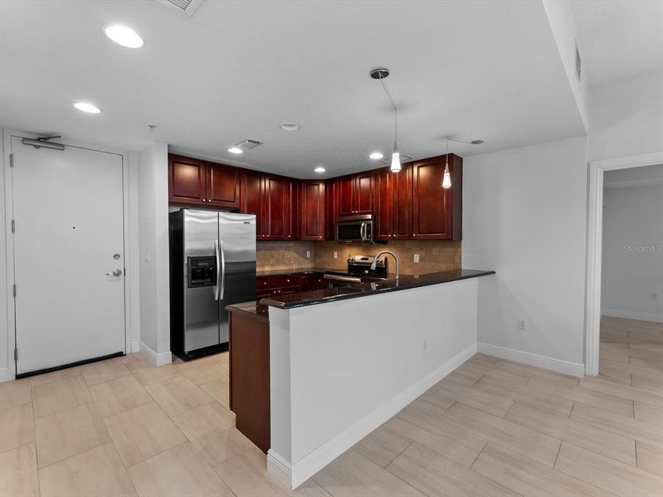 For Sale: $349,500 (2 beds, 2 baths, 1254 Square Feet)
