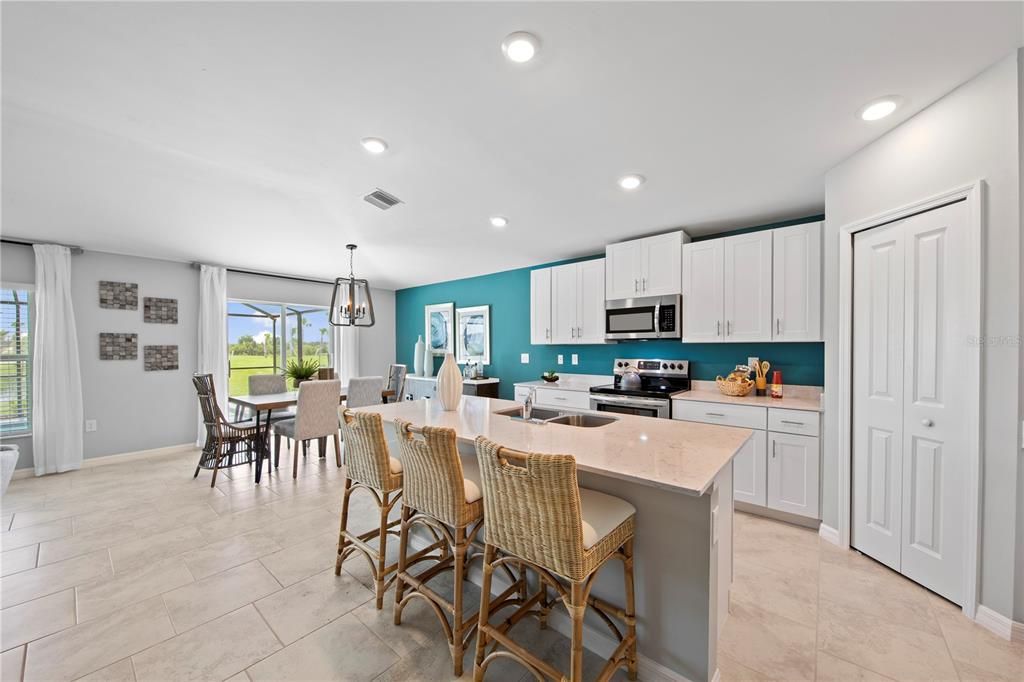 Active With Contract: $367,597 (4 beds, 2 baths, 1941 Square Feet)