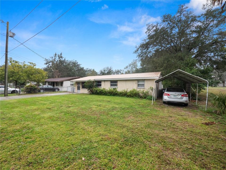 Active With Contract: $200,000 (3 beds, 1 baths, 1135 Square Feet)