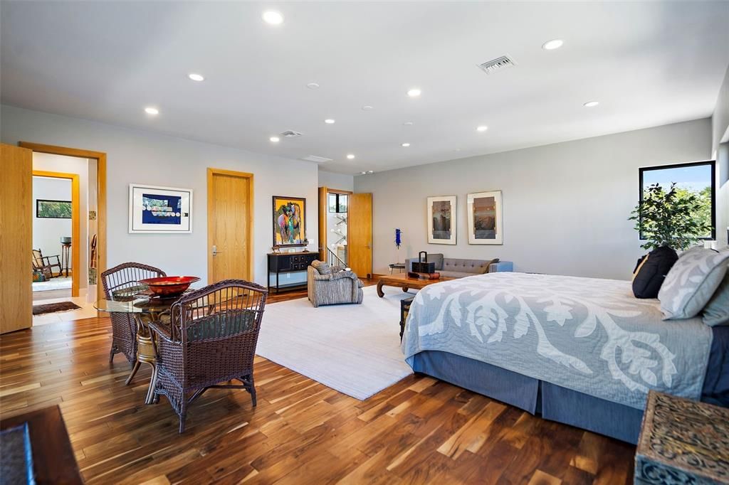 For Sale: $4,850,000 (5 beds, 4 baths, 4722 Square Feet)