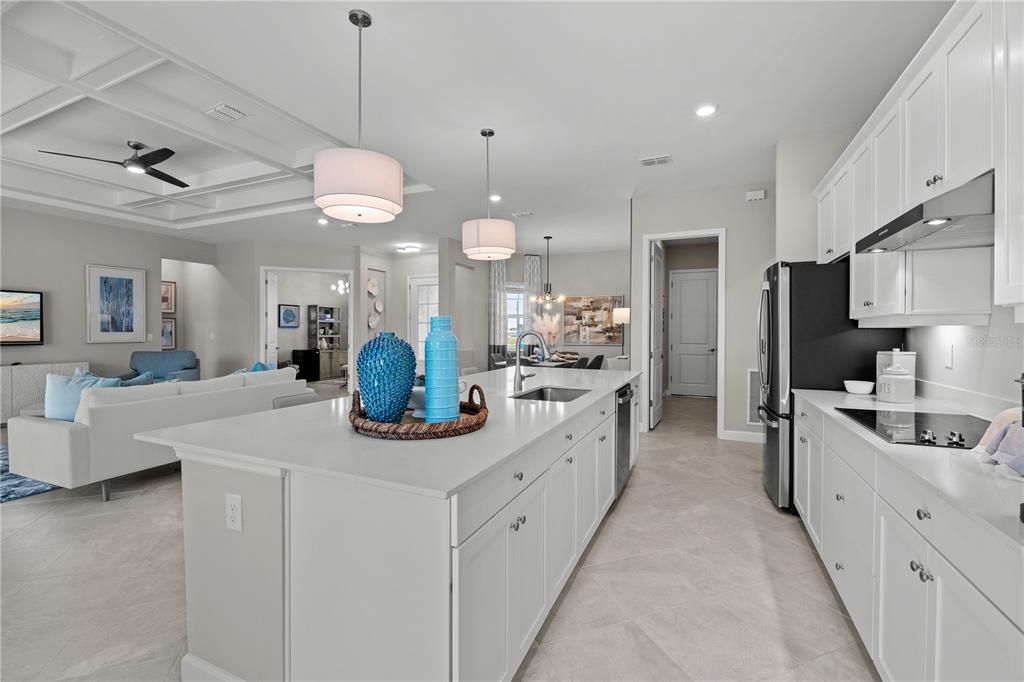 Active With Contract: $539,597 (3 beds, 2 baths, 2361 Square Feet)