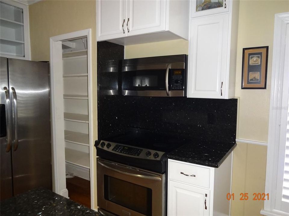 Recently Rented: $2,600 (2 beds, 2 baths, 1500 Square Feet)