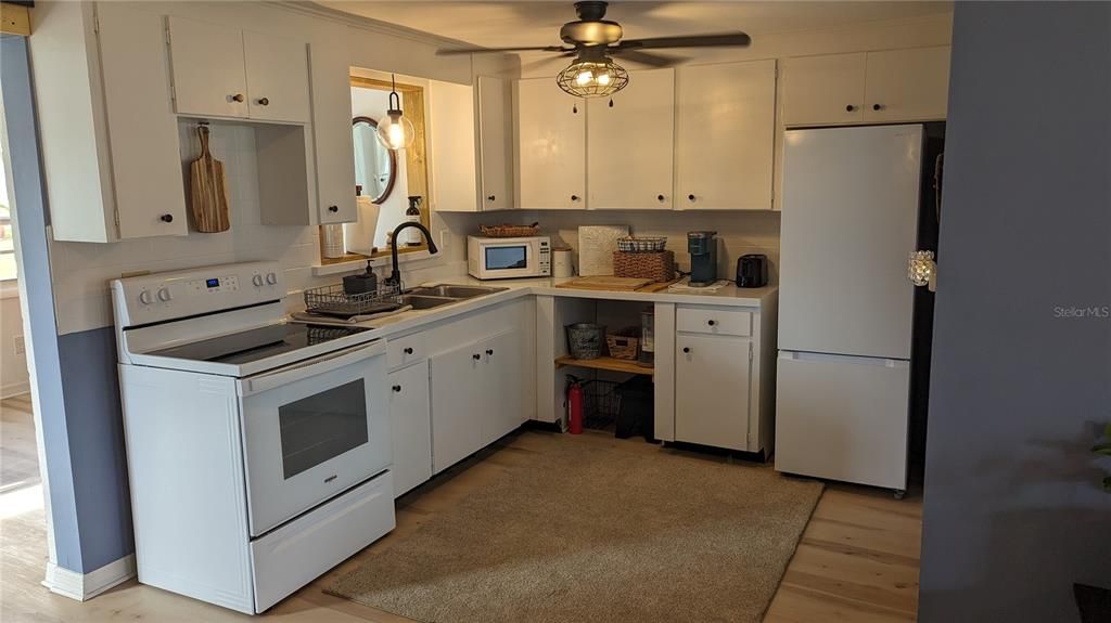 Recently Rented: $2,400 (2 beds, 2 baths, 1026 Square Feet)