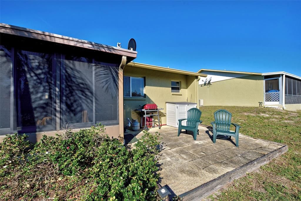 Recently Sold: $198,000 (2 beds, 2 baths, 892 Square Feet)