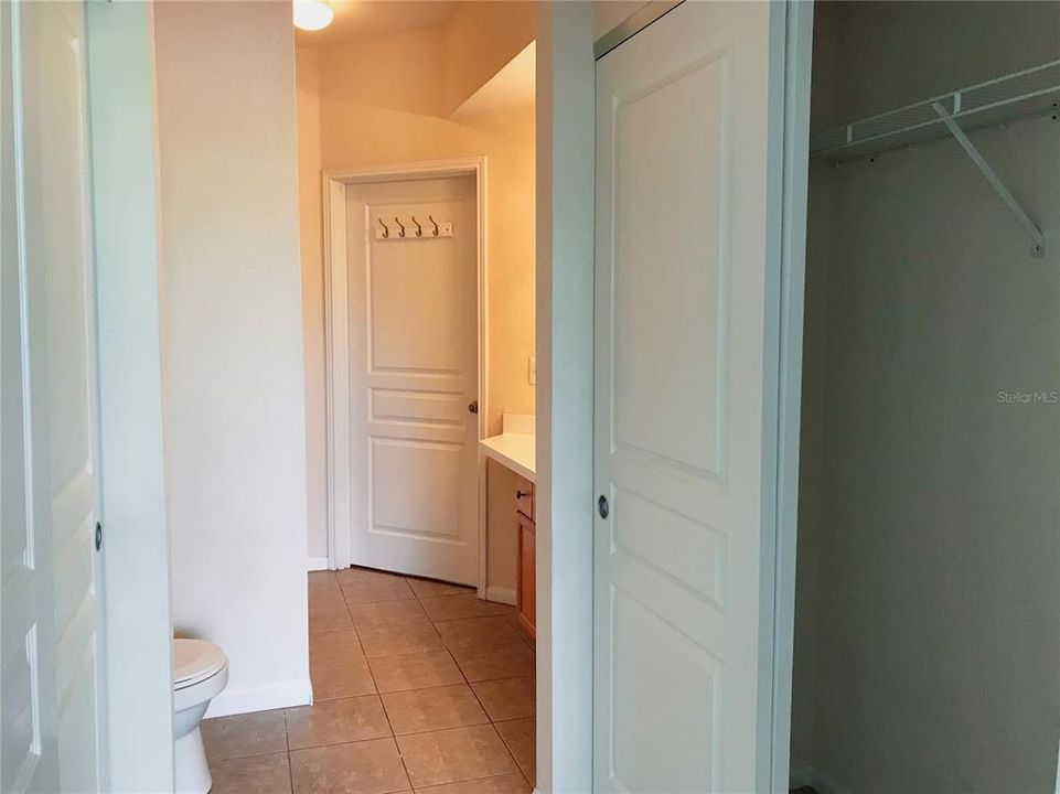 Active With Contract: $1,750 (2 beds, 2 baths, 1089 Square Feet)