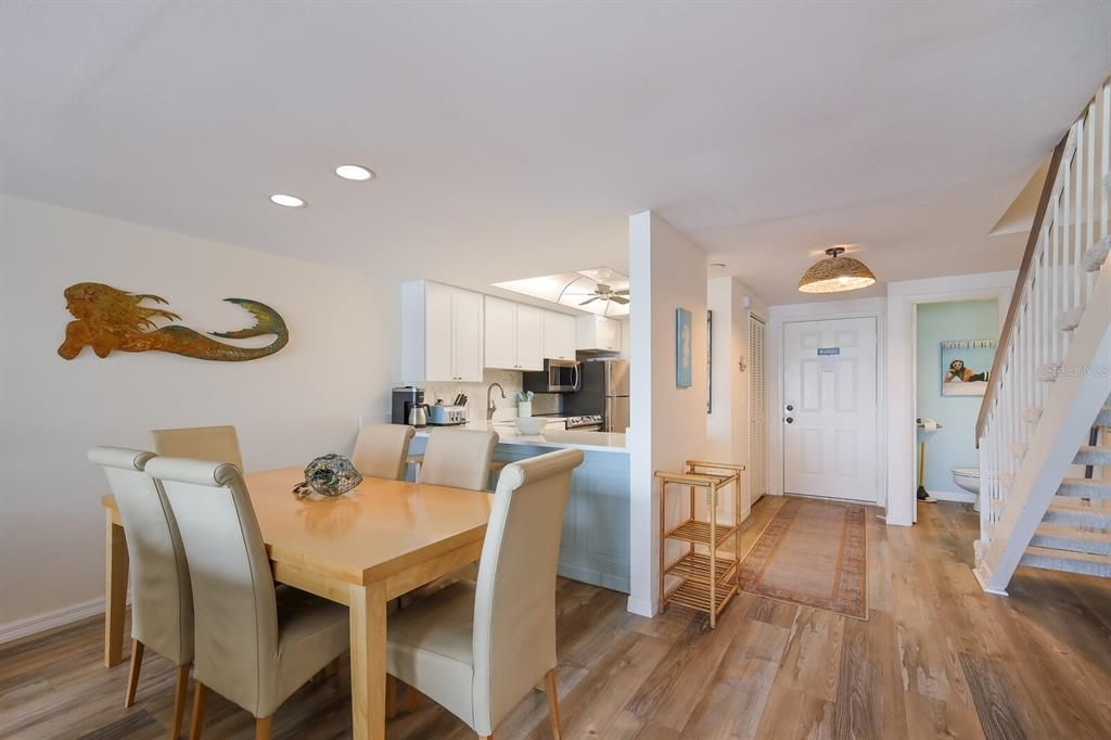Active With Contract: $849,000 (2 beds, 2 baths, 1350 Square Feet)
