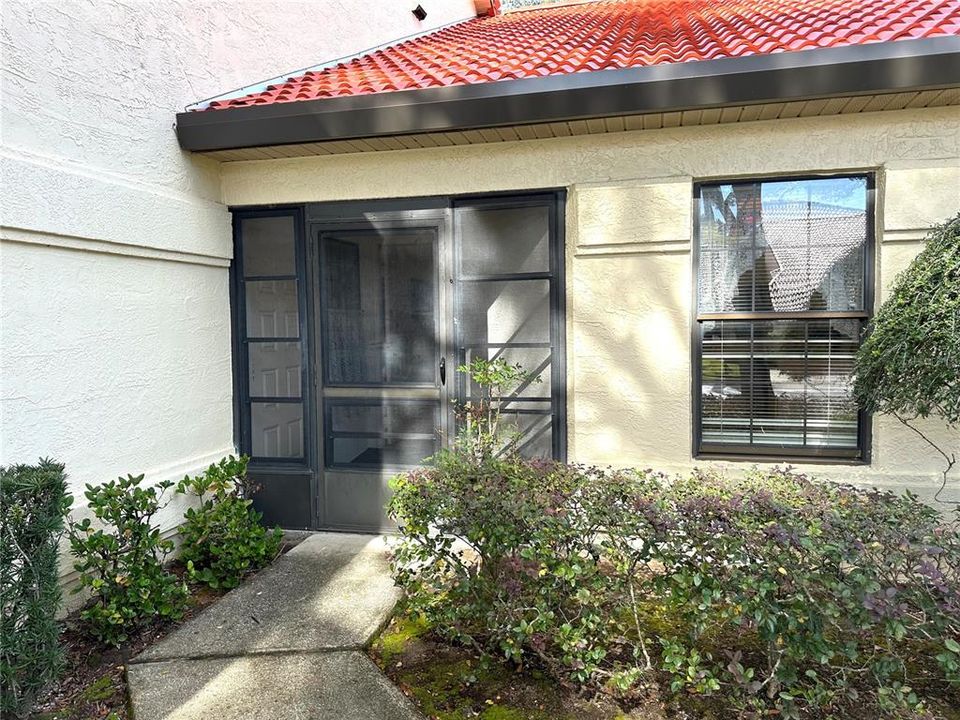 For Sale: $187,000 (2 beds, 2 baths, 1271 Square Feet)