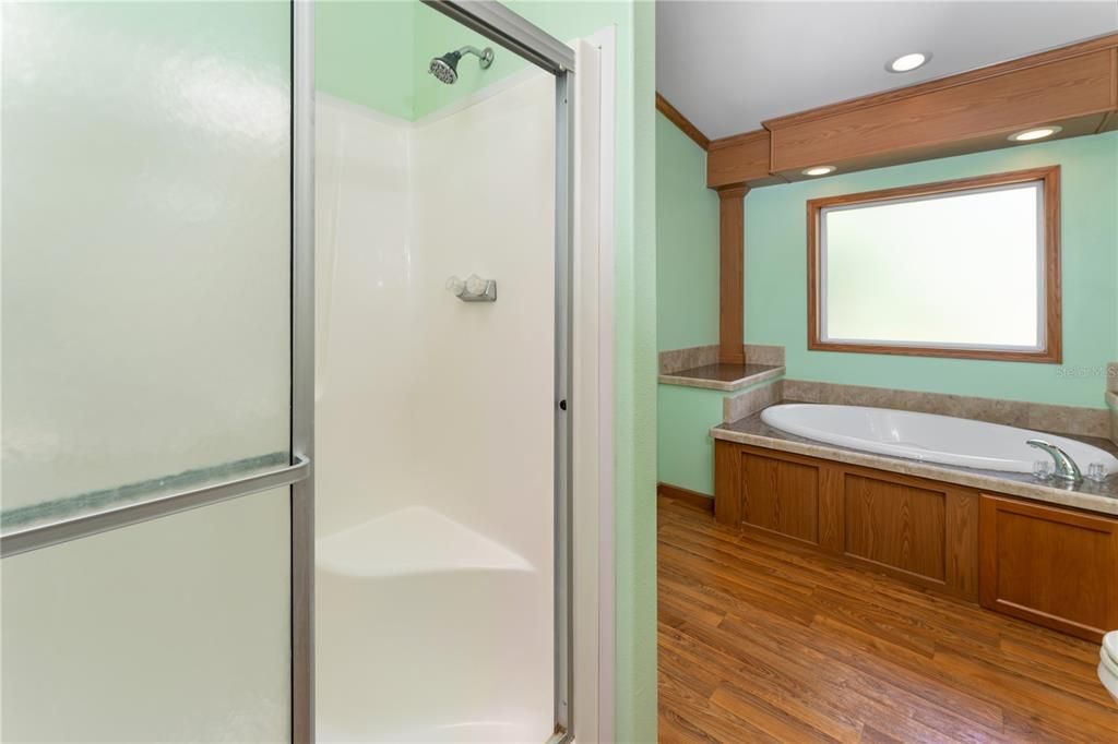 Недавно продано: $220,000 (3 спален, 2 ванн, 1860 Квадратных фут)
