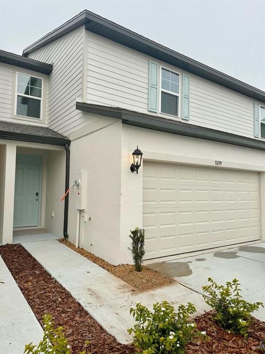 Recently Sold: $325,575 (3 beds, 2 baths, 1566 Square Feet)