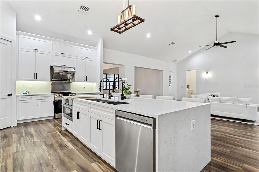 Active With Contract: $989,900 (4 beds, 4 baths, 3906 Square Feet)