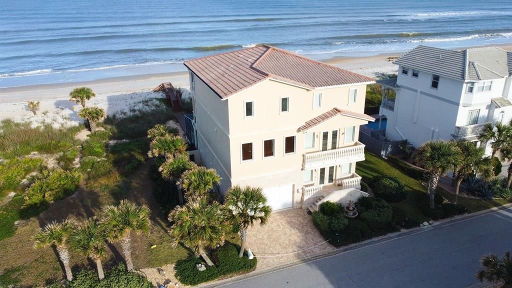 Recently Sold: $2,640,000 (4 beds, 4 baths, 4566 Square Feet)