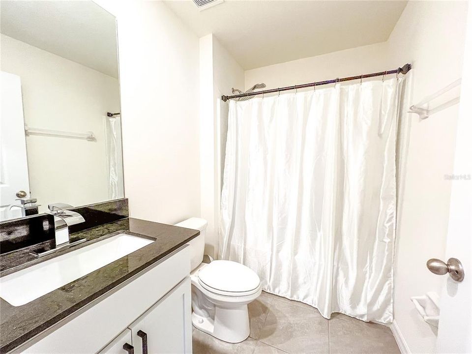 Недавно арендовано: $2,600 (5 спален, 3 ванн, 2556 Квадратных фут)