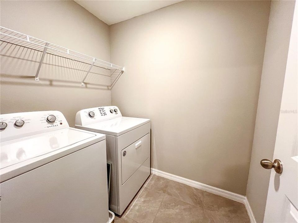 最近租的: $2,600 (5 贝兹, 3 浴室, 2556 平方英尺)