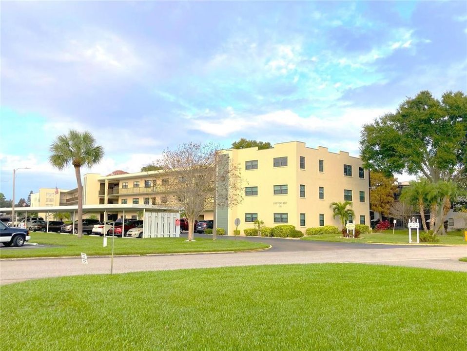 最近售出: $184,250 (2 贝兹, 2 浴室, 1135 平方英尺)