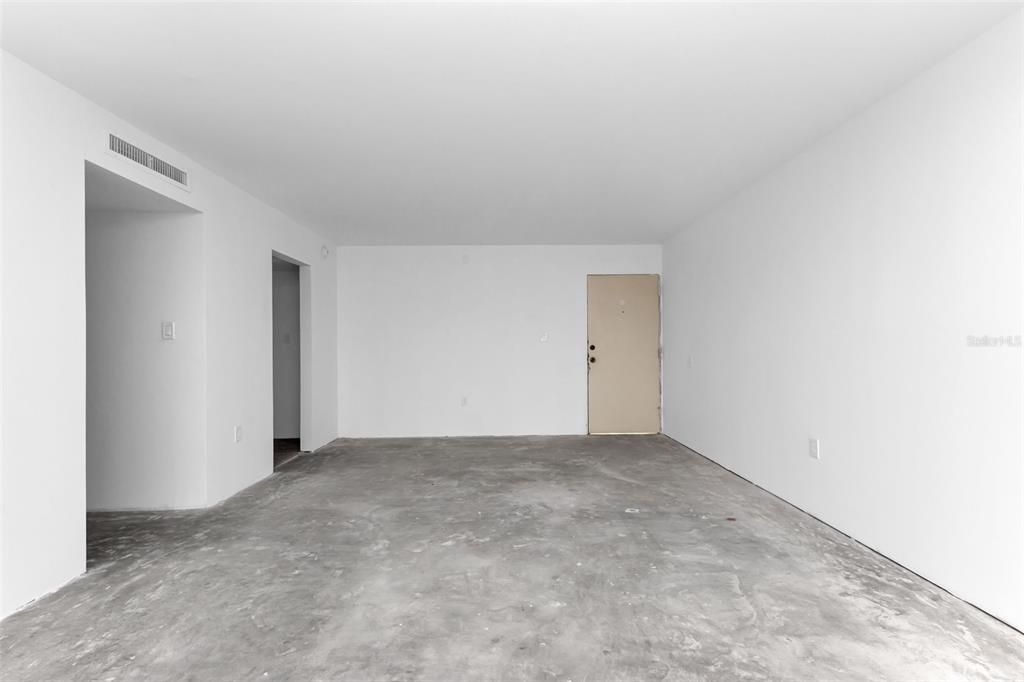 Active With Contract: $85,000 (2 beds, 2 baths, 919 Square Feet)