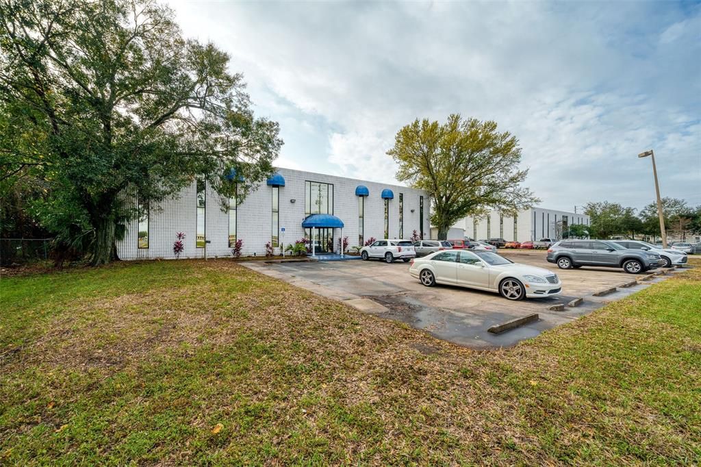 Active With Contract: $316,096 (0 beds, 0 baths, 4400 Square Feet)