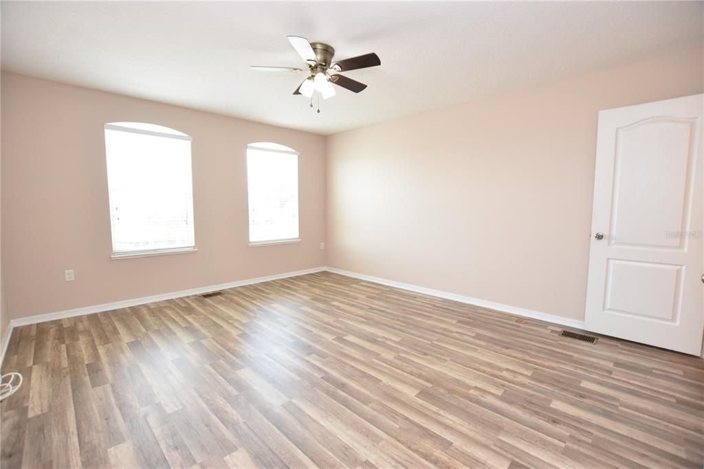 Active With Contract: $1,750 (3 beds, 2 baths, 1771 Square Feet)