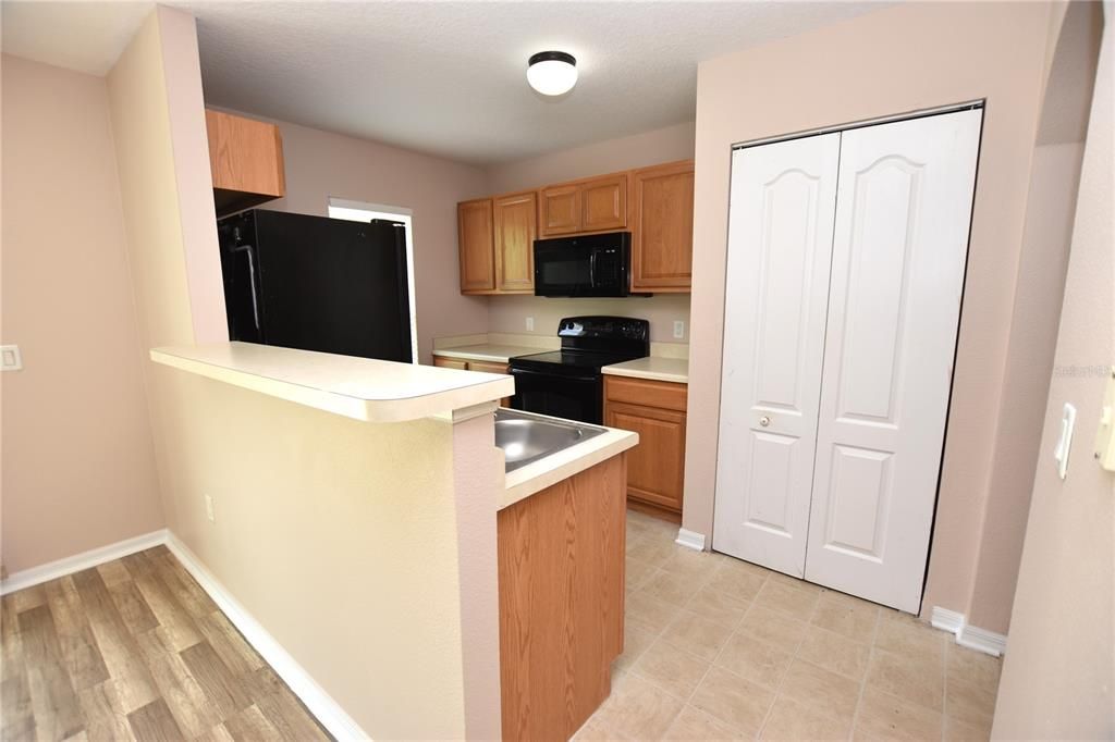 Active With Contract: $1,750 (3 beds, 2 baths, 1771 Square Feet)