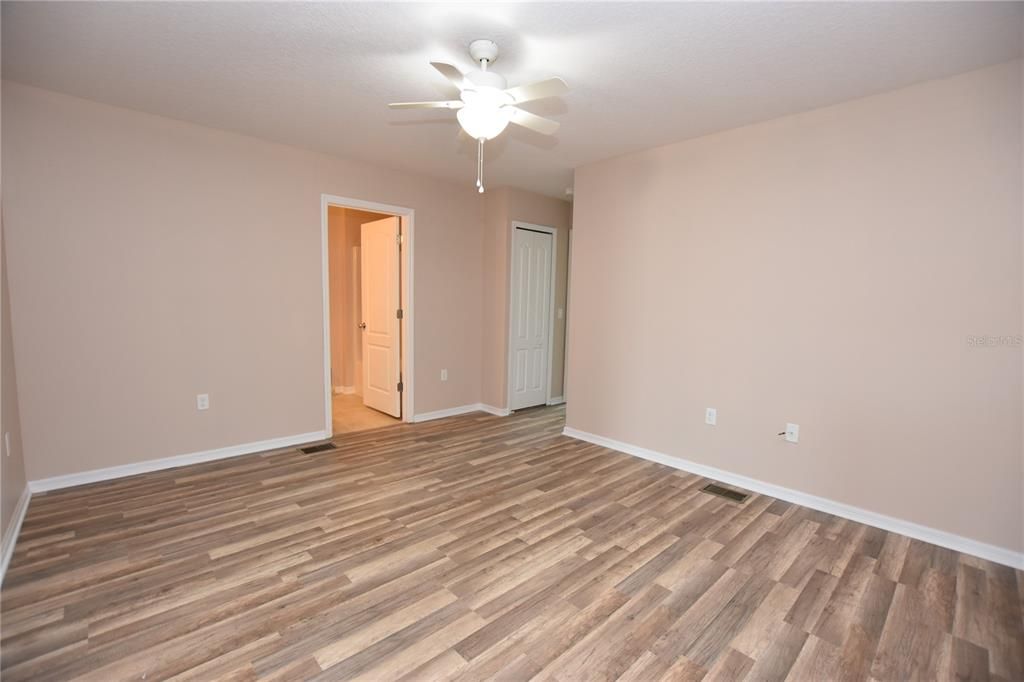 For Rent: $1,800 (3 beds, 2 baths, 1771 Square Feet)