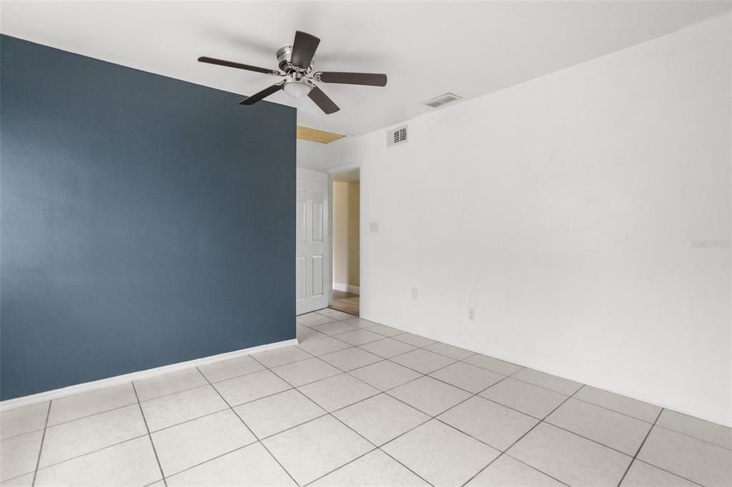 Active With Contract: $399,000 (2 beds, 1 baths, 1364 Square Feet)