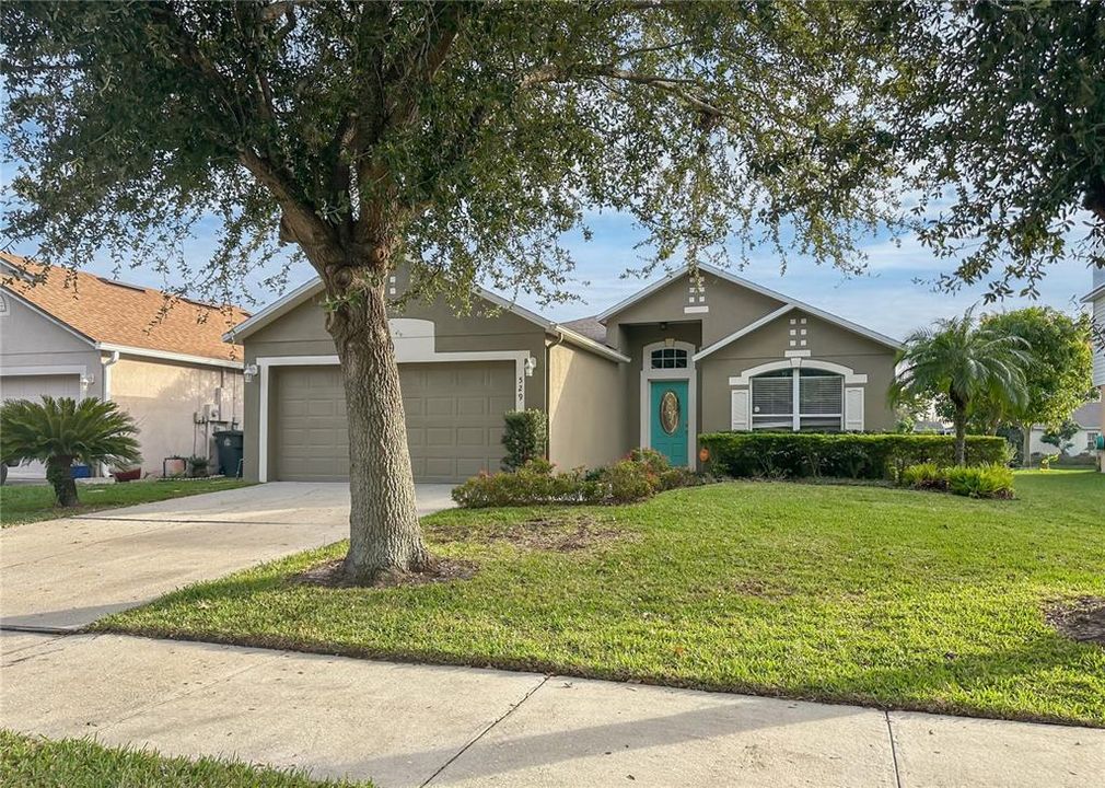 Recently Rented: $2,600 (3 beds, 2 baths, 1496 Square Feet)