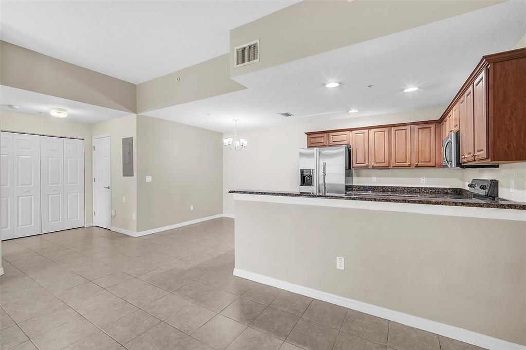 Active With Contract: $189,900 (2 beds, 2 baths, 1260 Square Feet)