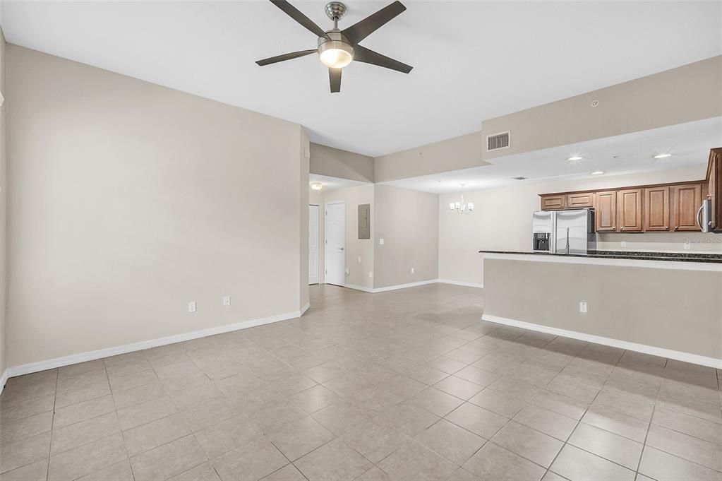 Active With Contract: $189,900 (2 beds, 2 baths, 1260 Square Feet)