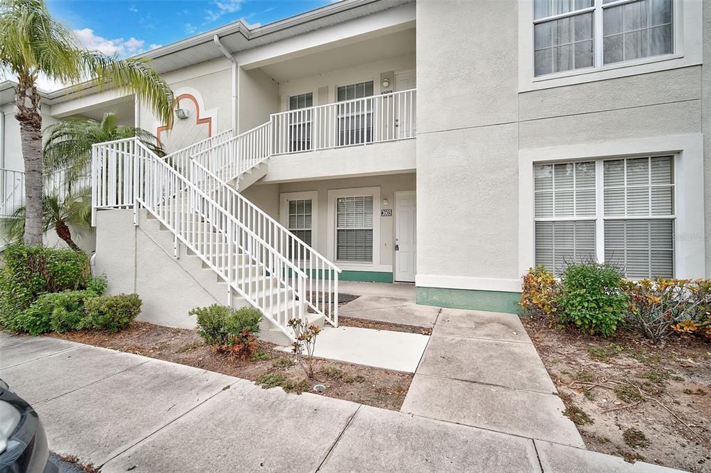 Active With Contract: $189,900 (2 beds, 2 baths, 1260 Square Feet)