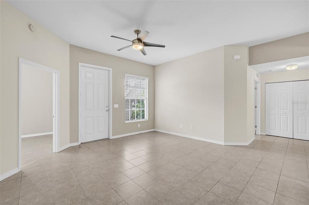 Active With Contract: $189,900 (2 beds, 2 baths, 1260 Square Feet)